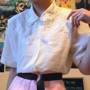 Embroidered Short Sleeve Collared Top